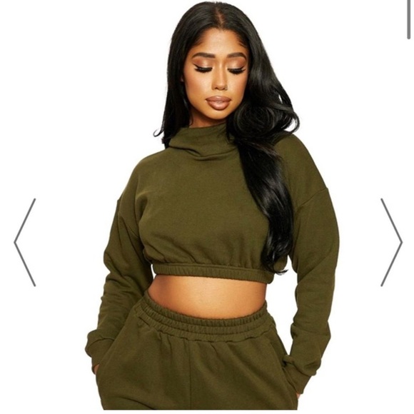 Naked wardrobe Pink Stay Chilling Crop Sweatshirt hoodie size Large - Picture 1 of 5